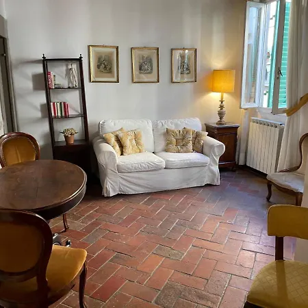 Florence Medici Apartment-3